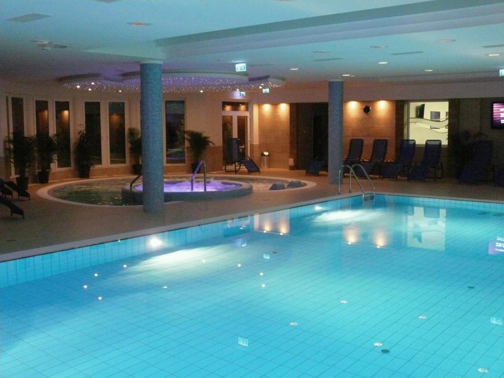 Garden Hotel Wellness Es Konferencia Сольнок Номер фото